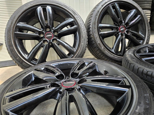 Mini Cooper / S / D / One / Cabrio JCW 17 inch velgen zomerbanden