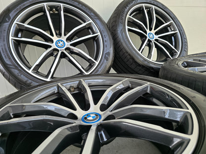 BMW 5 Serie G30 G31 i4 662M 18 inch velgen zomerbanden breedset