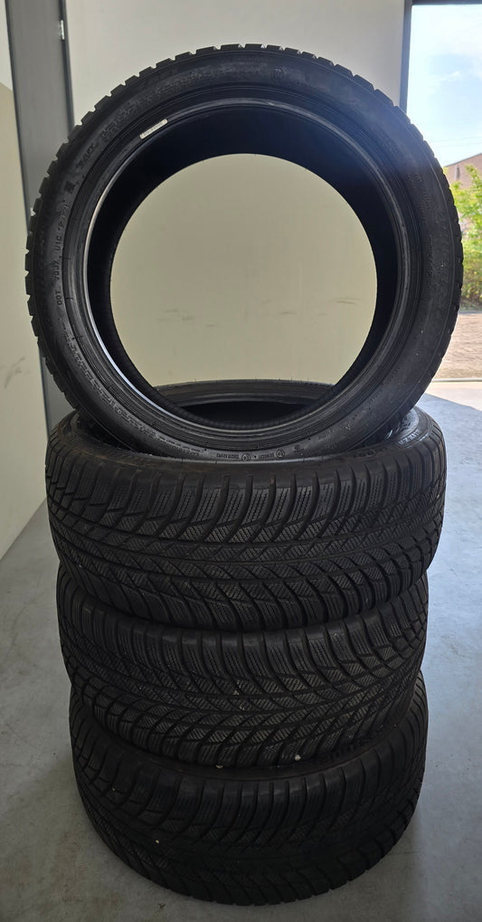 4x Bridgestone Blizzak 225/45 R18 winterbanden BMW * Runflat
