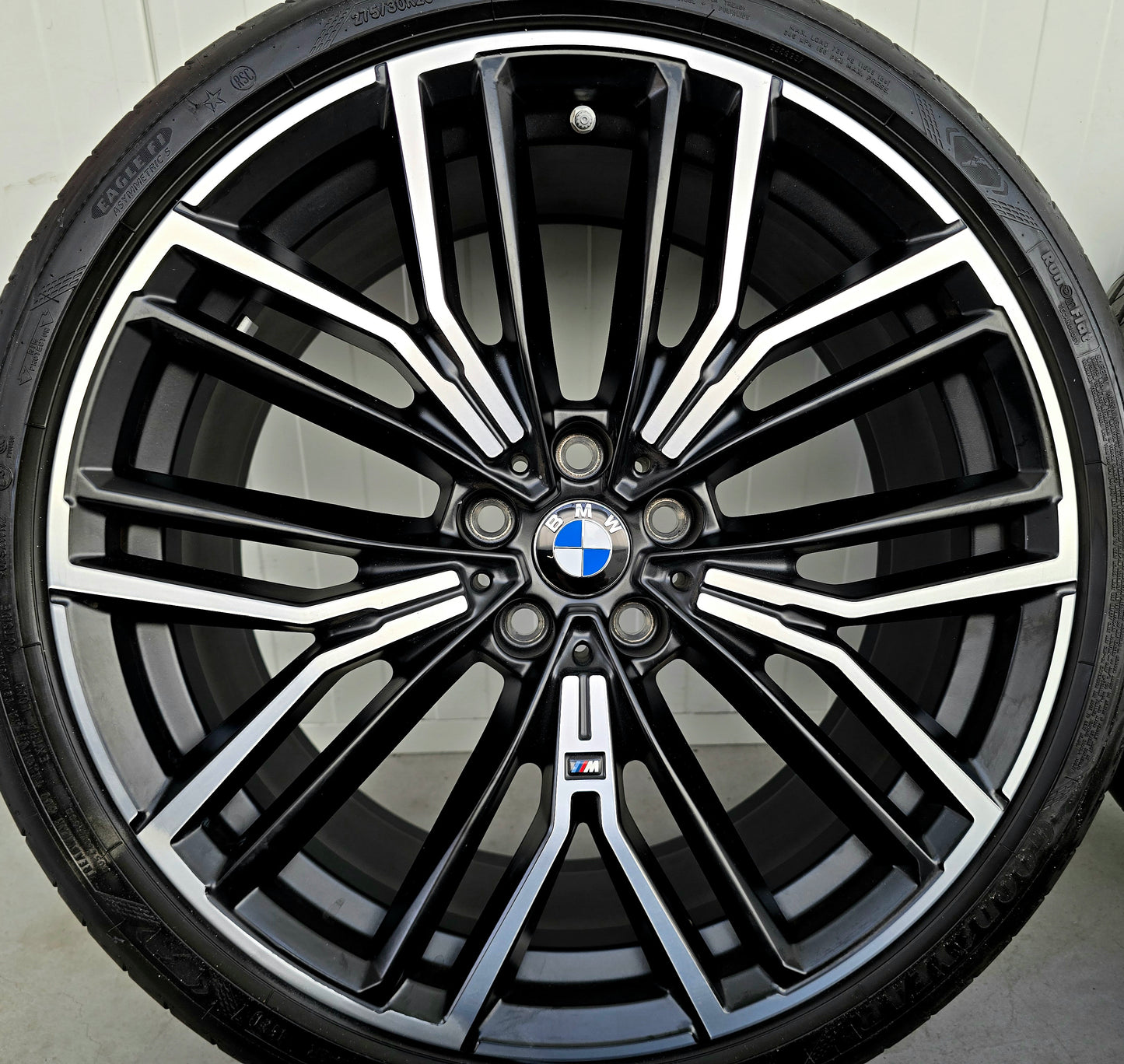 BMW 5 Serie G30 G31 i4 6 Serie 20 inch 846M velgen zomerbanden