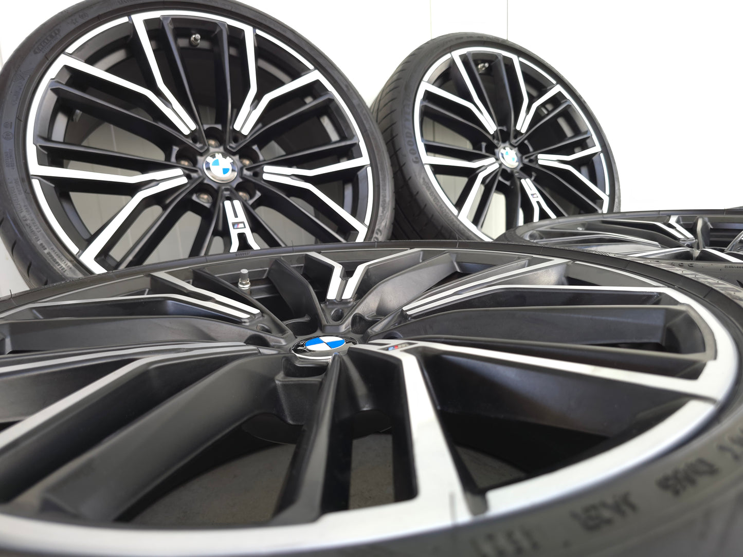 BMW 5 Serie G30 G31 i4 6 Serie 20 inch 846M velgen zomerbanden