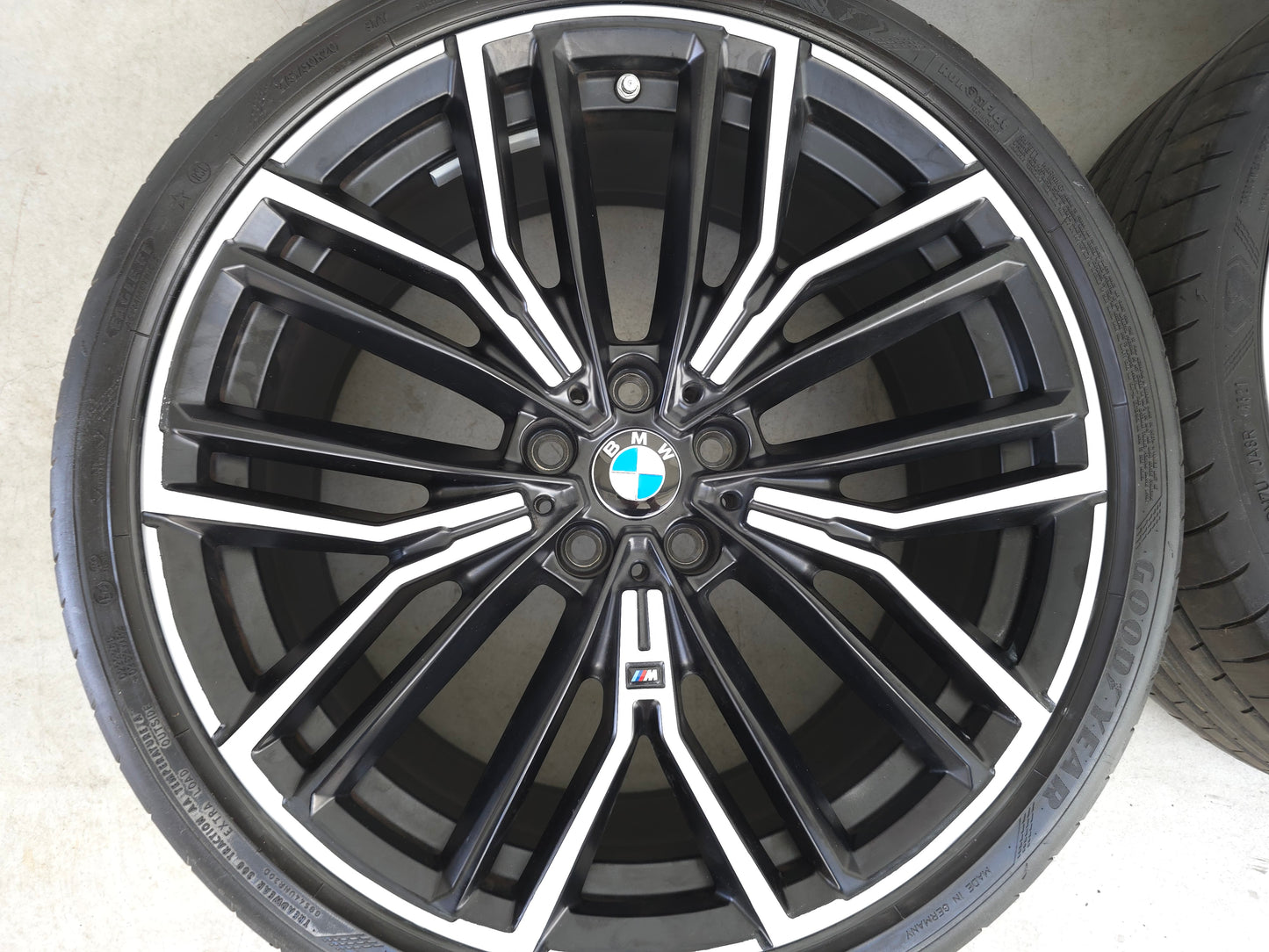 BMW 5 Serie G30 G31 i4 6 Serie 20 inch 846M velgen zomerbanden