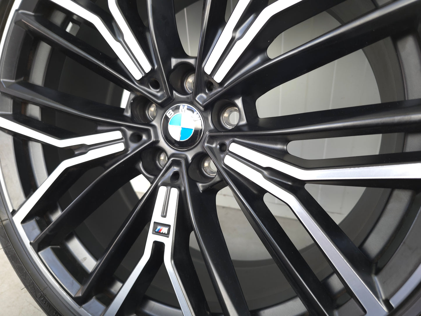 BMW 5 Serie G30 G31 i4 6 Serie 20 inch 846M velgen zomerbanden