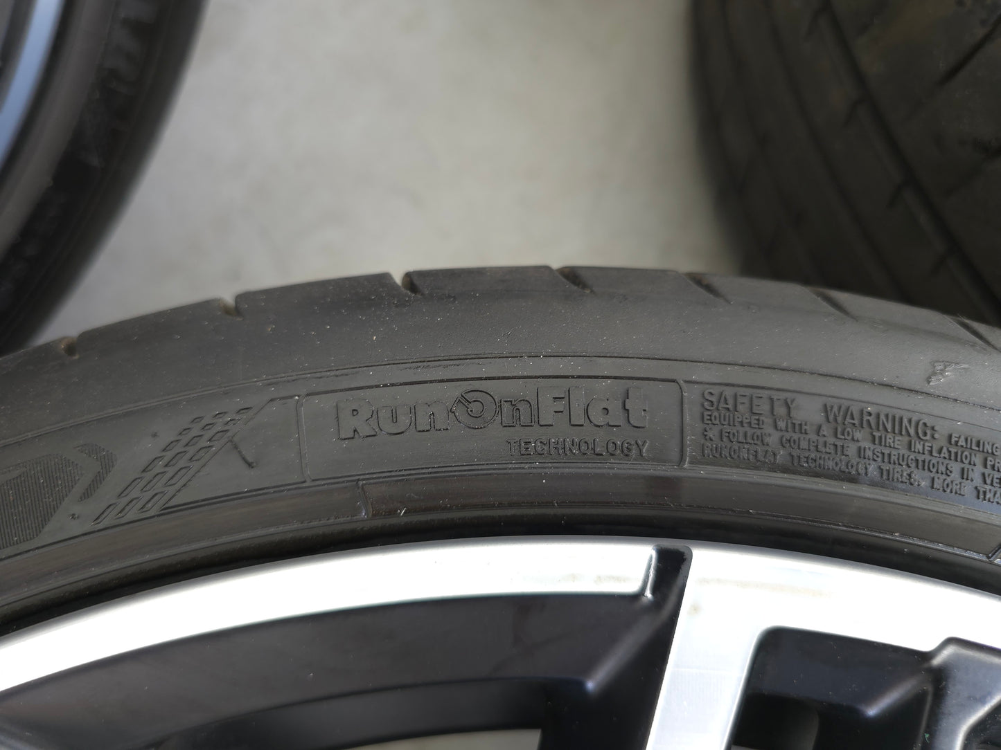 BMW 5 Serie G30 G31 i4 6 Serie 20 inch 846M velgen zomerbanden