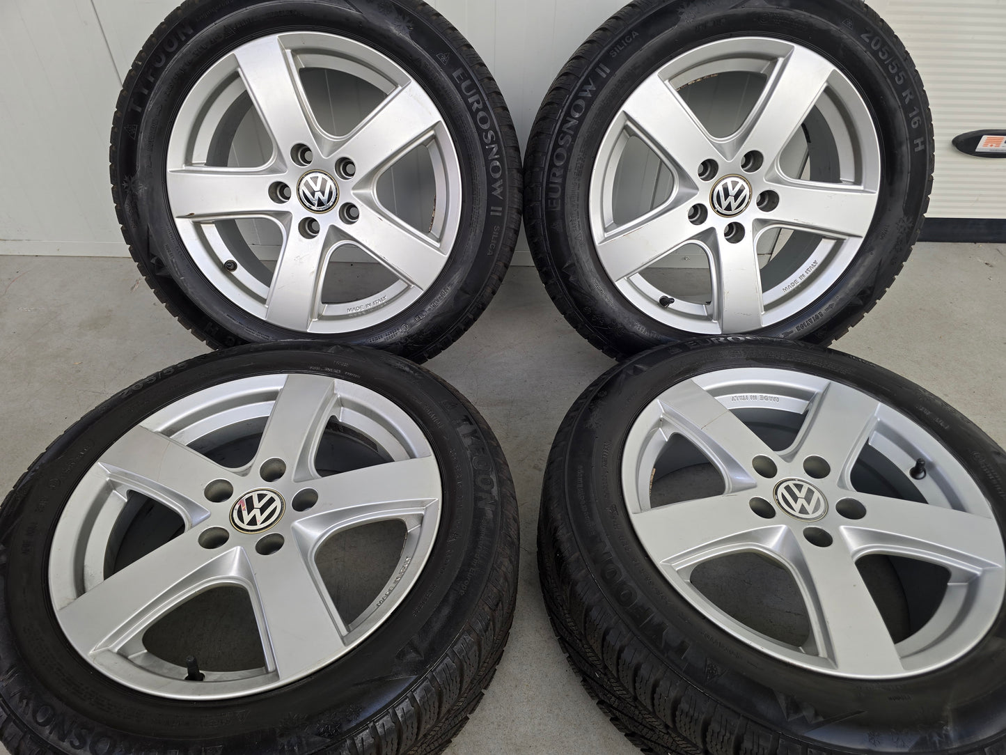 VW Golf Caddy Touran Passat Audi A3 16 inch velgen winterbanden