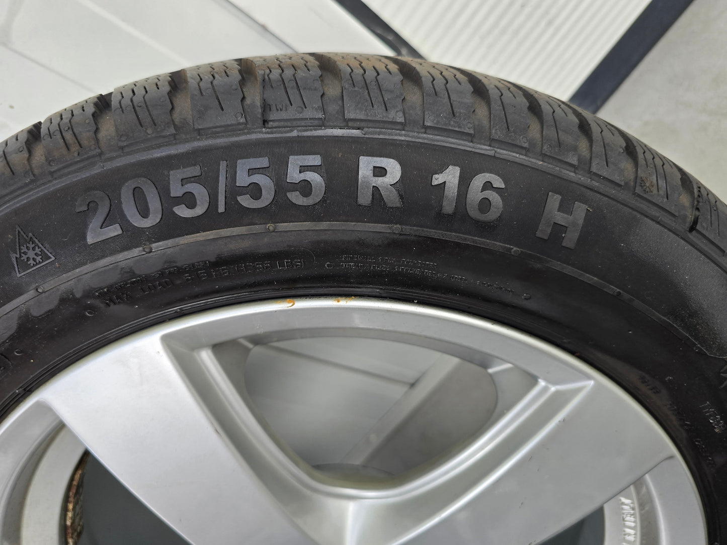 VW Golf Caddy Touran Passat Audi A3 16 inch velgen winterbanden