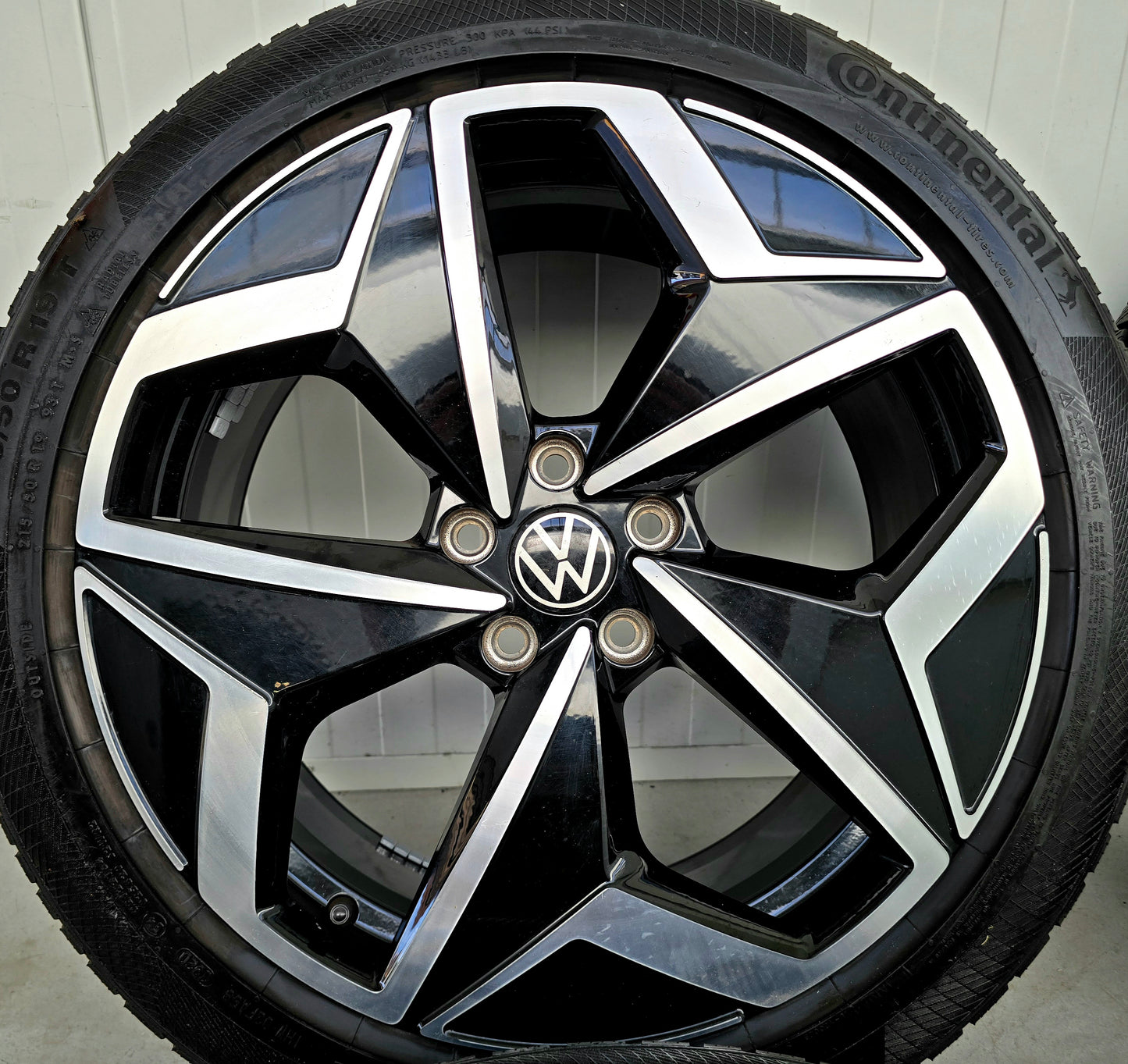 Volkswagen ID3 ID4 19 inch velgen Winterbanden Andoya 5x112