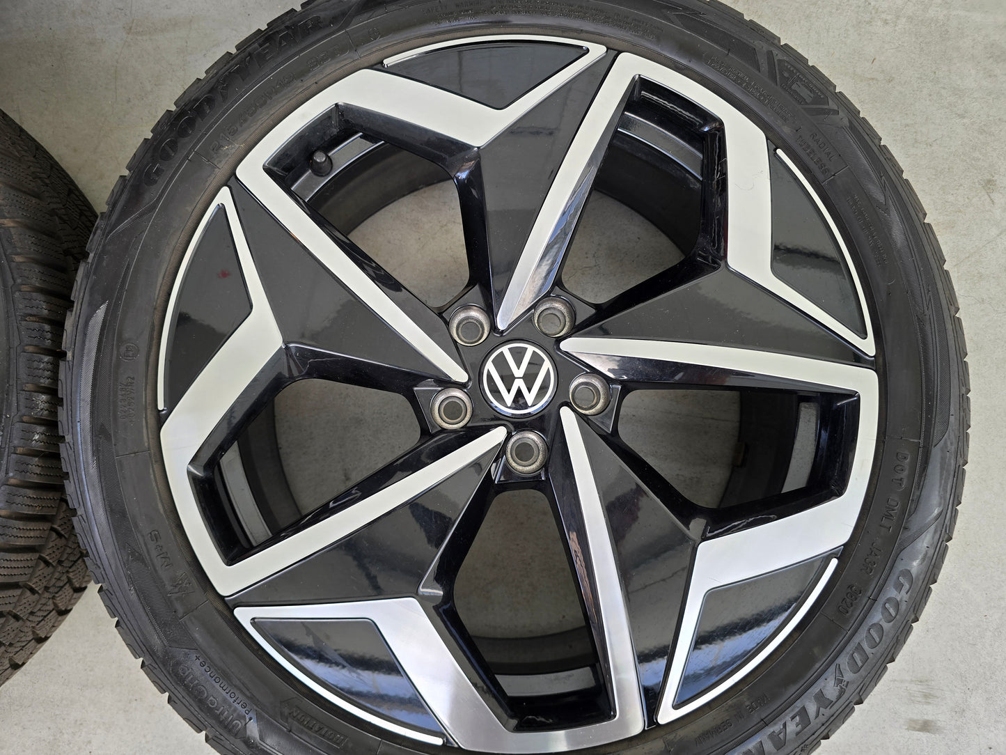 Volkswagen ID3 ID4 19 inch velgen Winterbanden Andoya 5x112