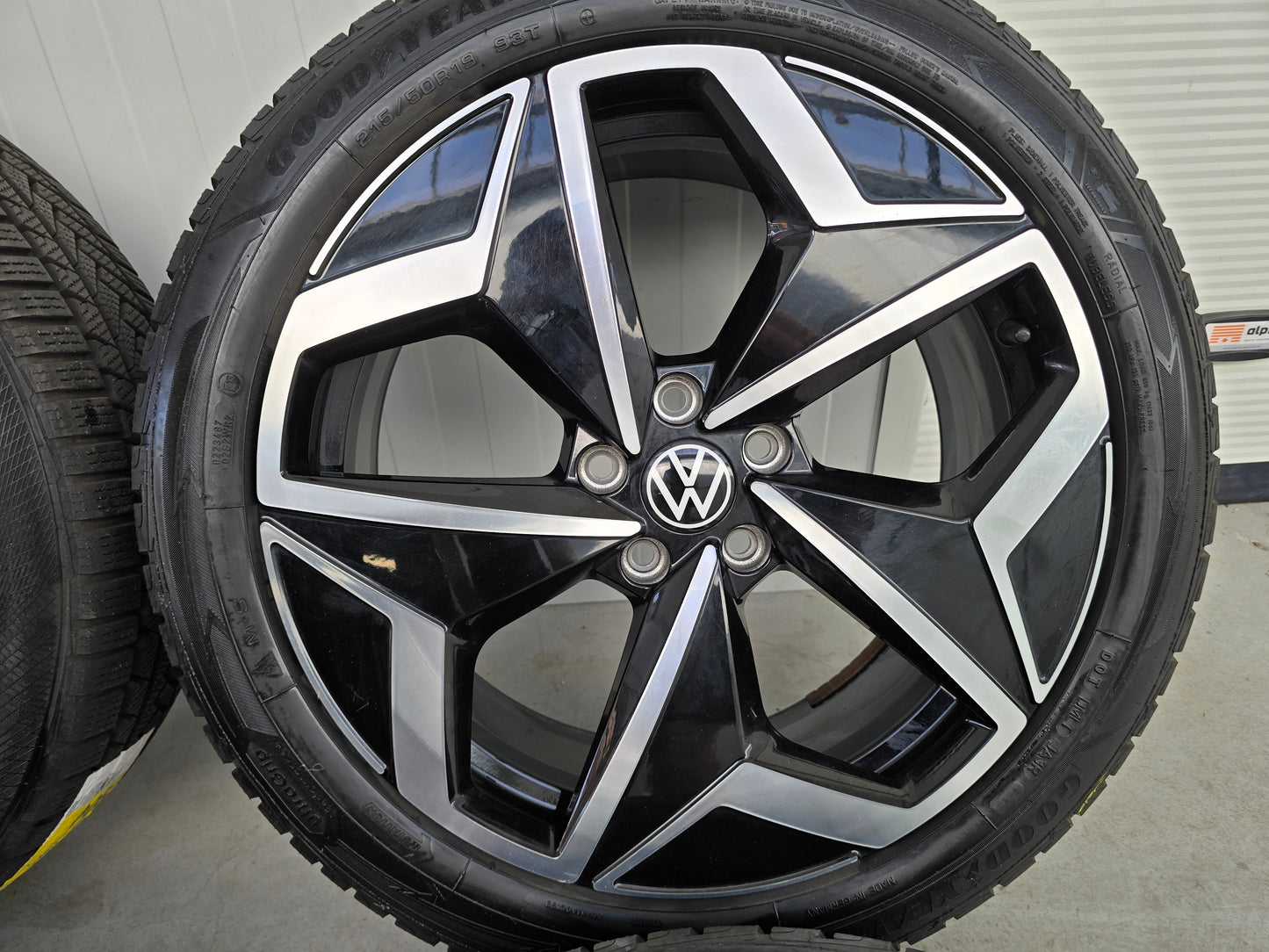 Volkswagen ID3 ID4 19 inch velgen Winterbanden Andoya 5x112
