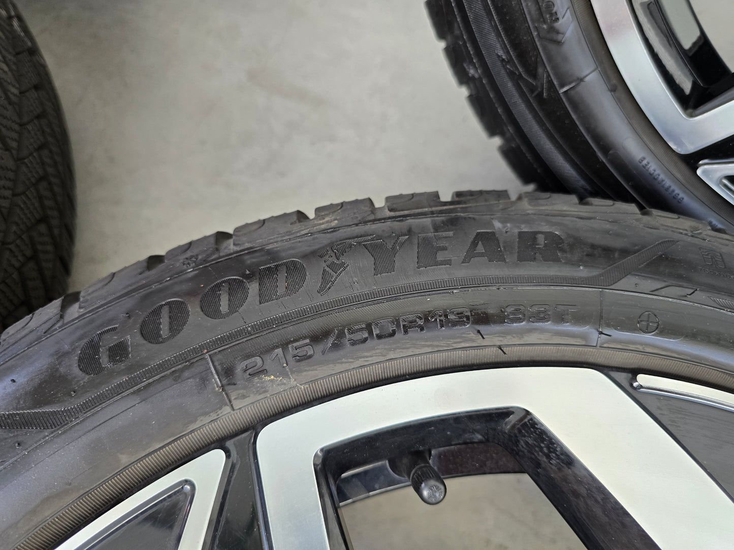 Volkswagen ID3 ID4 19 inch velgen Winterbanden Andoya 5x112