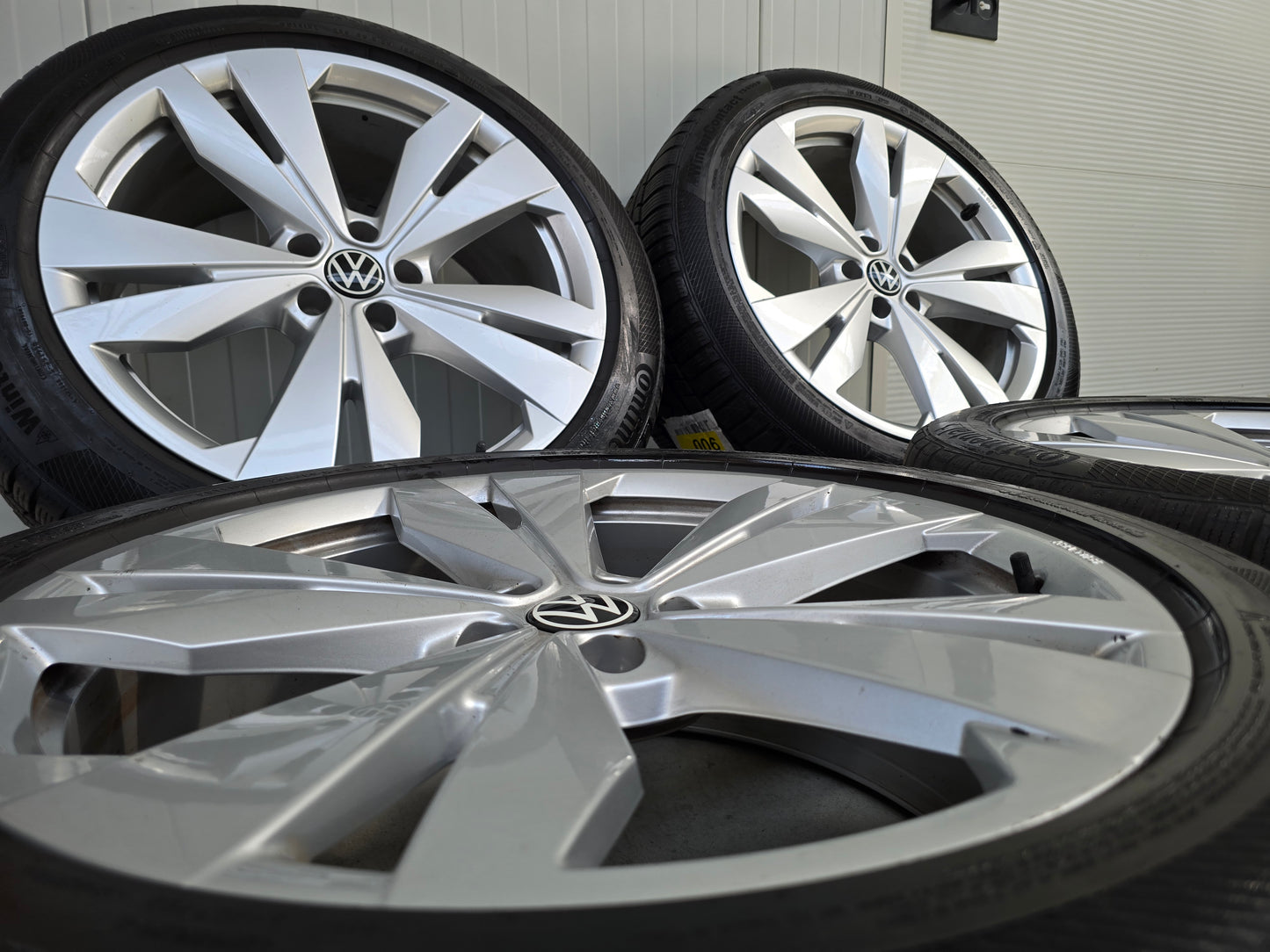 VW ID4 ID5 ID6 ID Buzz 20 inch velgen winterbanden OEM
