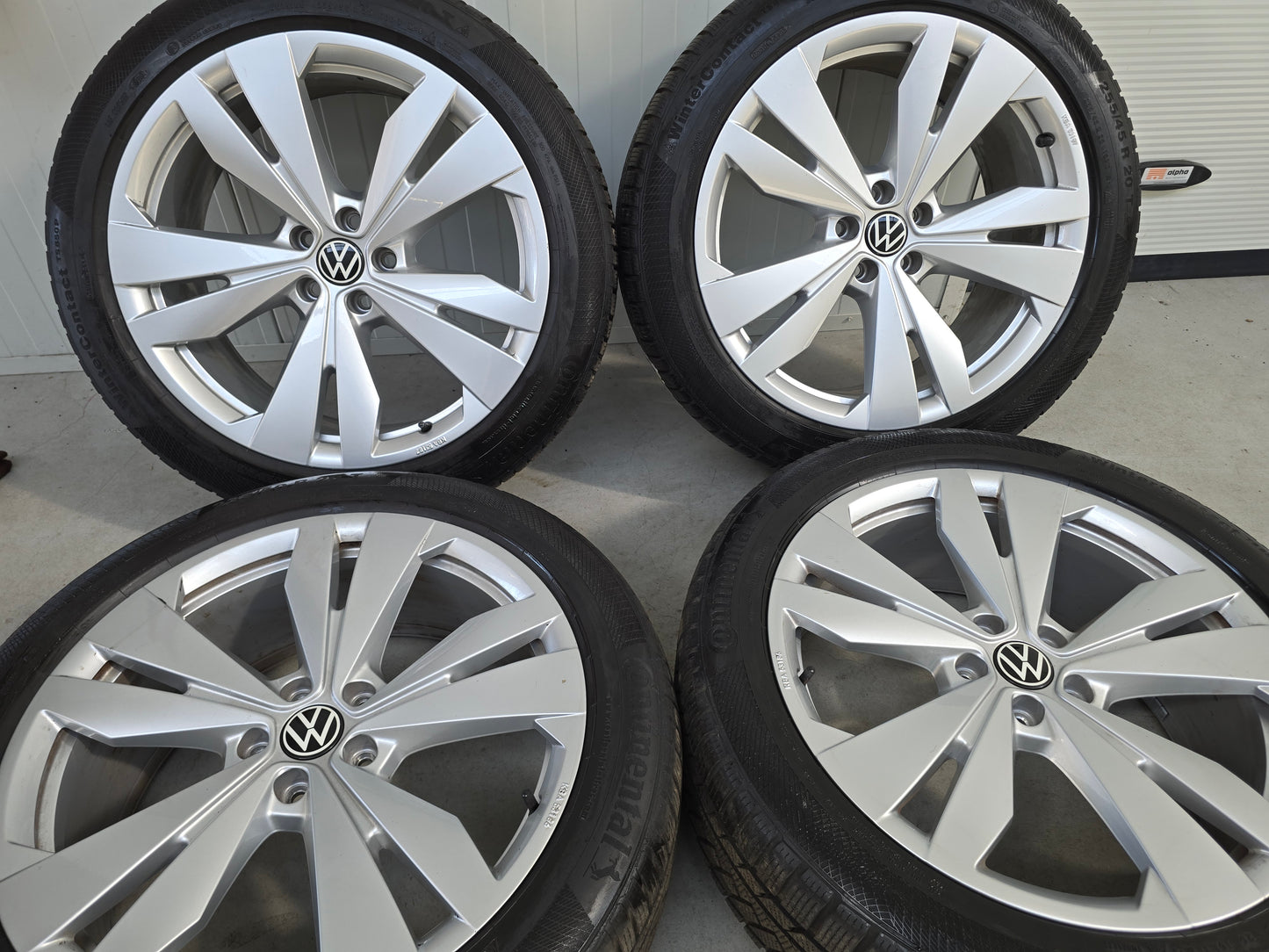 VW ID4 ID5 ID6 ID Buzz 20 inch velgen winterbanden OEM