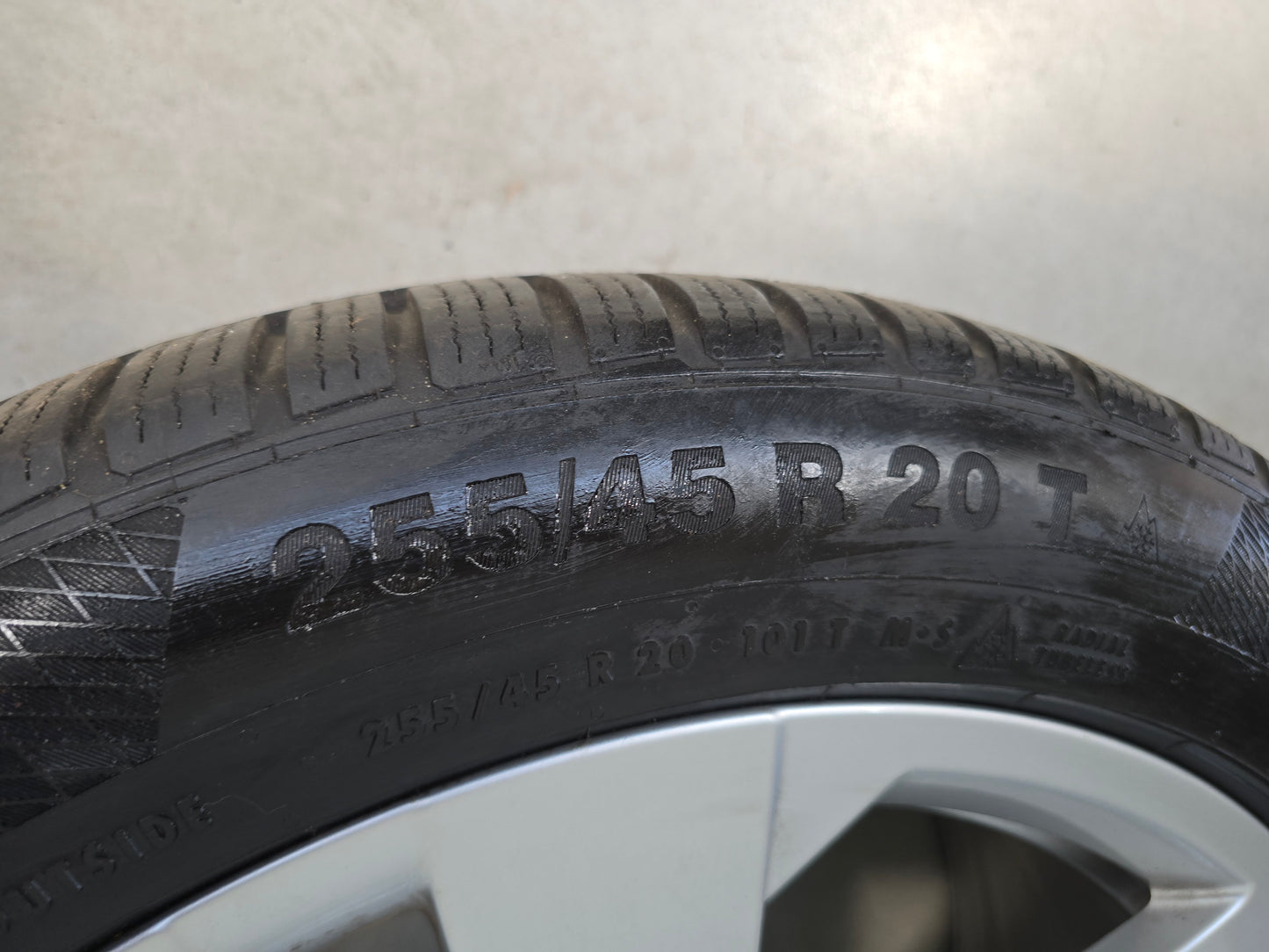 VW ID4 ID5 ID6 ID Buzz 20 inch velgen winterbanden OEM