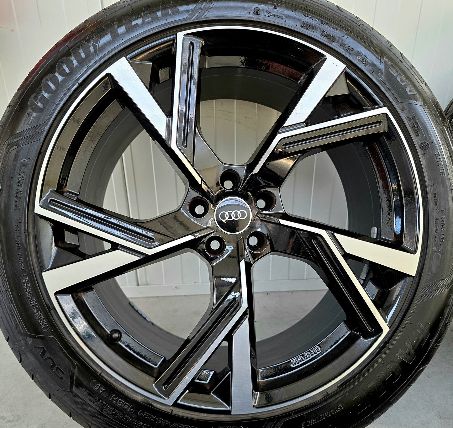 Audi e-tron Q7 Q8 Touareg 21 inch velgen zomerbanden Deep black/Diamond