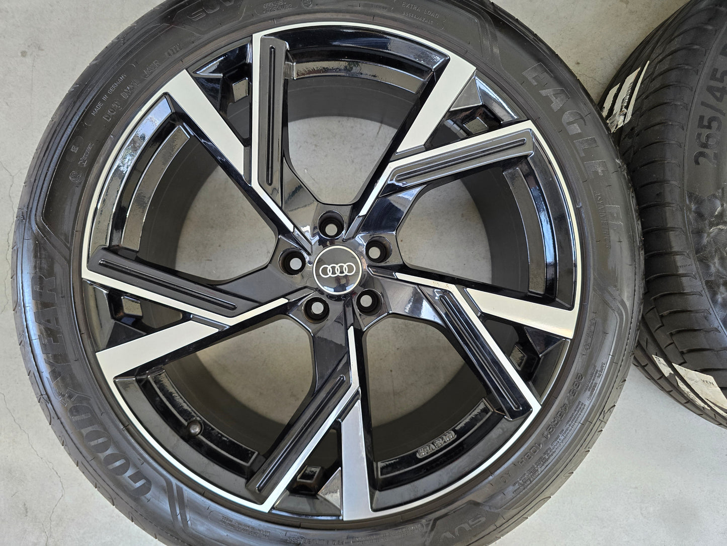 Audi e-tron Q7 Q8 Touareg 21 inch velgen zomerbanden Deep black/Diamond
