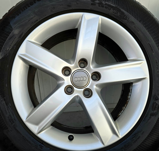 Audi Q5 17 inch originele velgen winterbanden Continental AO
