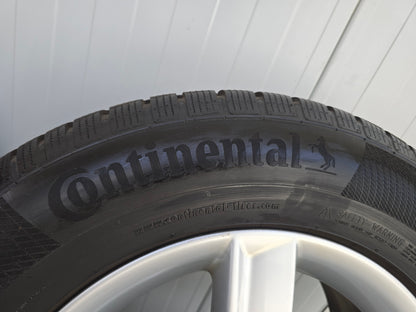 Audi Q5 17 inch originele velgen winterbanden Continental AO