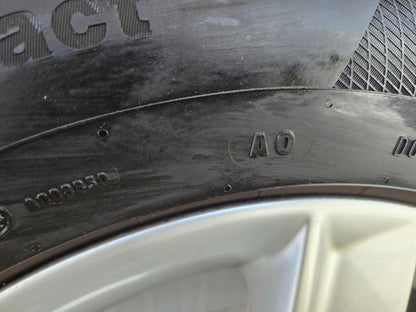 Audi Q5 17 inch originele velgen winterbanden Continental AO