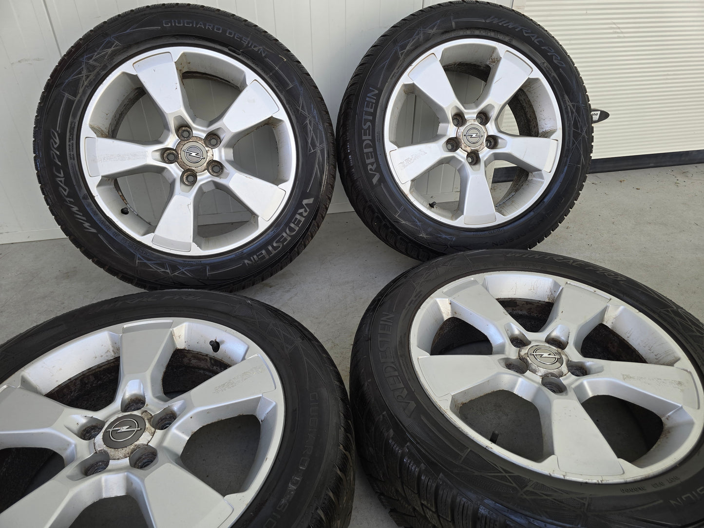 Opel Antara Chevrolet Captiva 18 inch velgen winterbanden 5x115