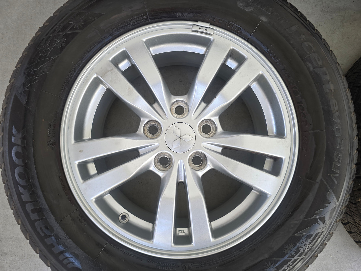 Mitsubishi Outlander 16 inch velgen winterbanden Hankook 5x114.3