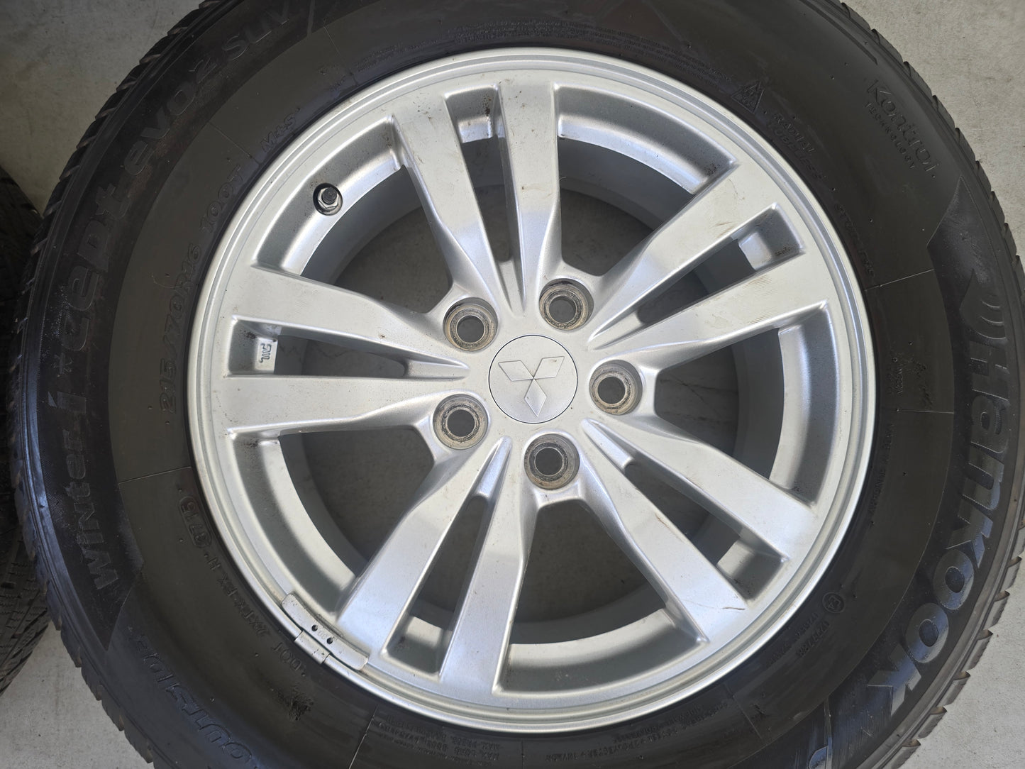 Mitsubishi Outlander 16 inch velgen winterbanden Hankook 5x114.3