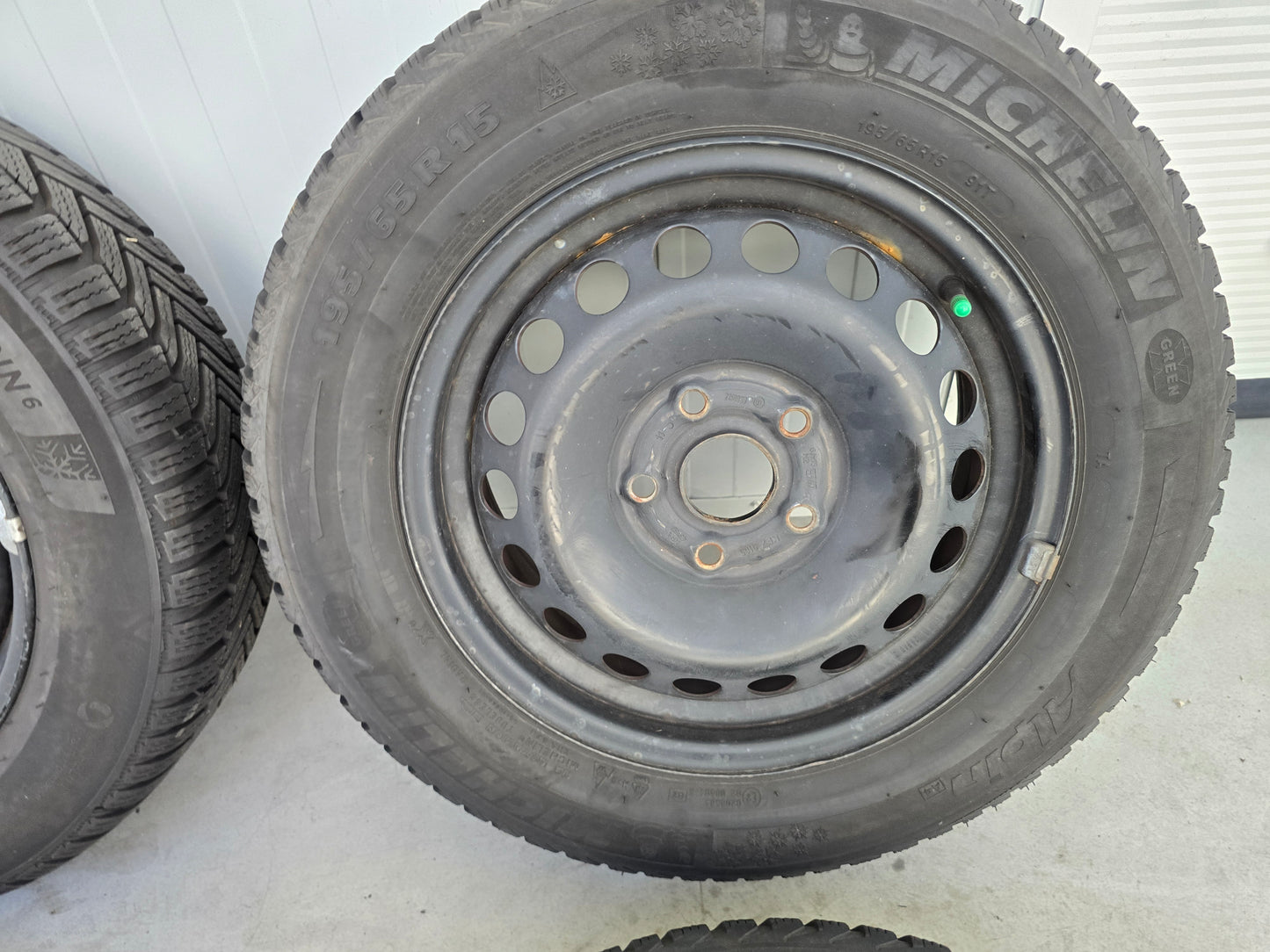 Volkswagen Golf Caddy Audi A3 15 inch velgen winterbanden Michelin