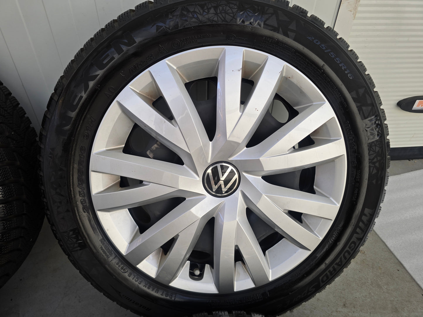 Volkswagen Golf 16 inch velgen winterbanden Passat Touran OEM