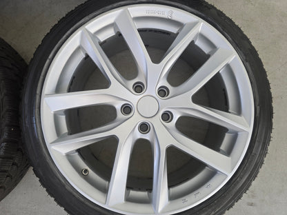 Tesla Model 3 19 inch velgen winterbanden Bridgestone Hyper Silver
