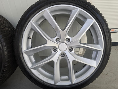 Tesla Model 3 19 inch velgen winterbanden Bridgestone Hyper Silver