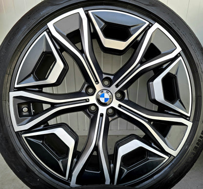 BMW iX 1021M 22 inch velgen zomerbanden Pirelli M Sport OEM