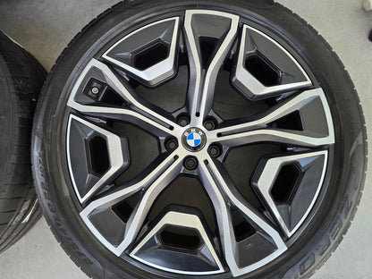 BMW iX 1021M 22 inch velgen zomerbanden Pirelli M Sport OEM