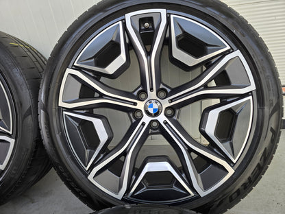 BMW iX 1021M 22 inch velgen zomerbanden Pirelli M Sport OEM