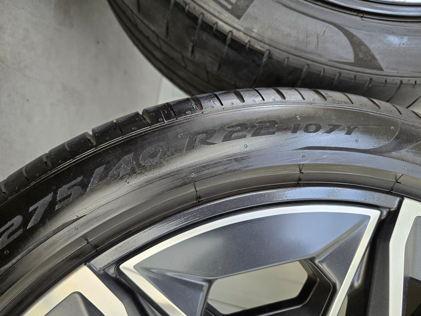 BMW iX 1021M 22 inch velgen zomerbanden Pirelli M Sport OEM