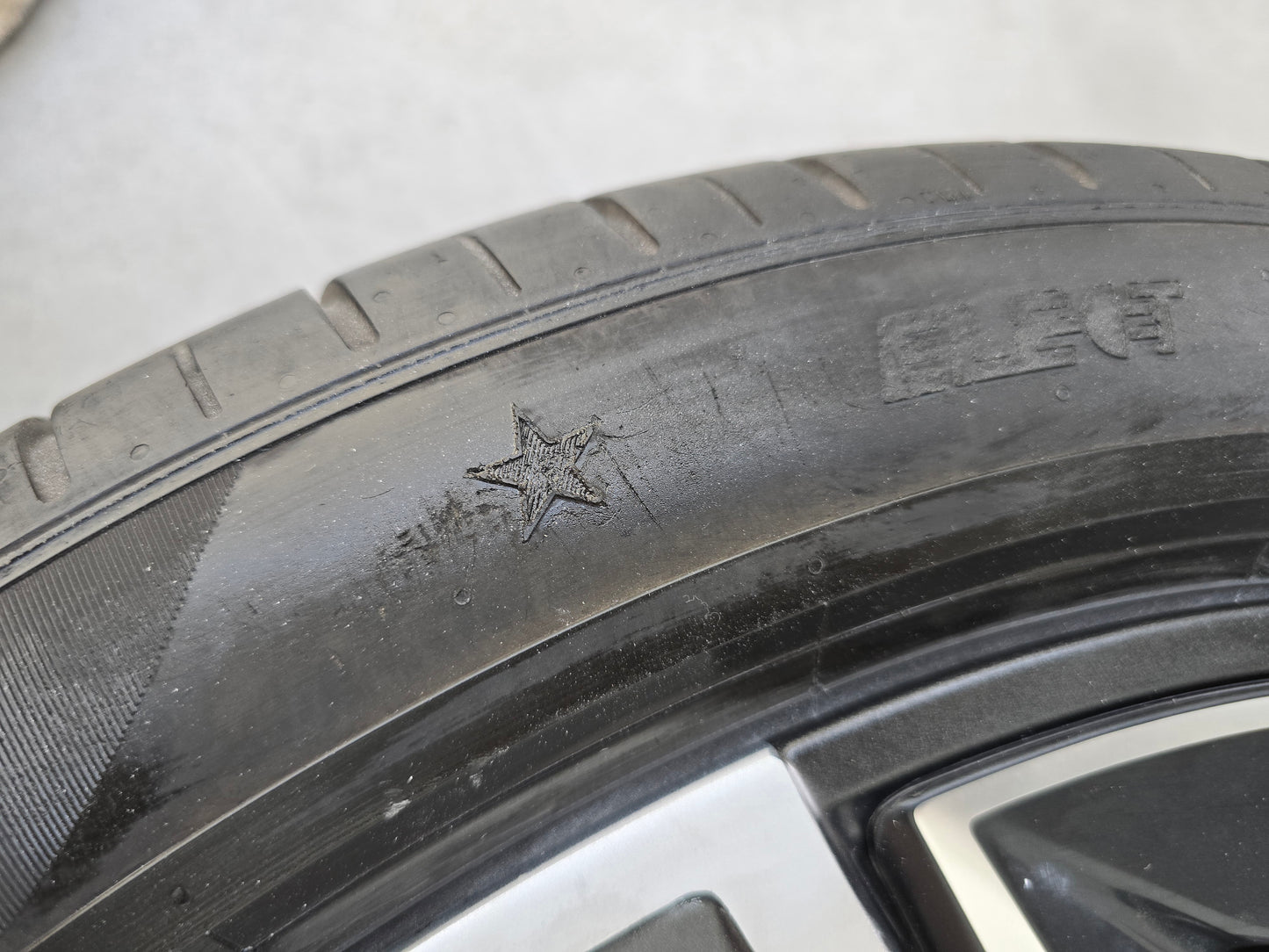 BMW iX 1021M 22 inch velgen zomerbanden Pirelli M Sport OEM