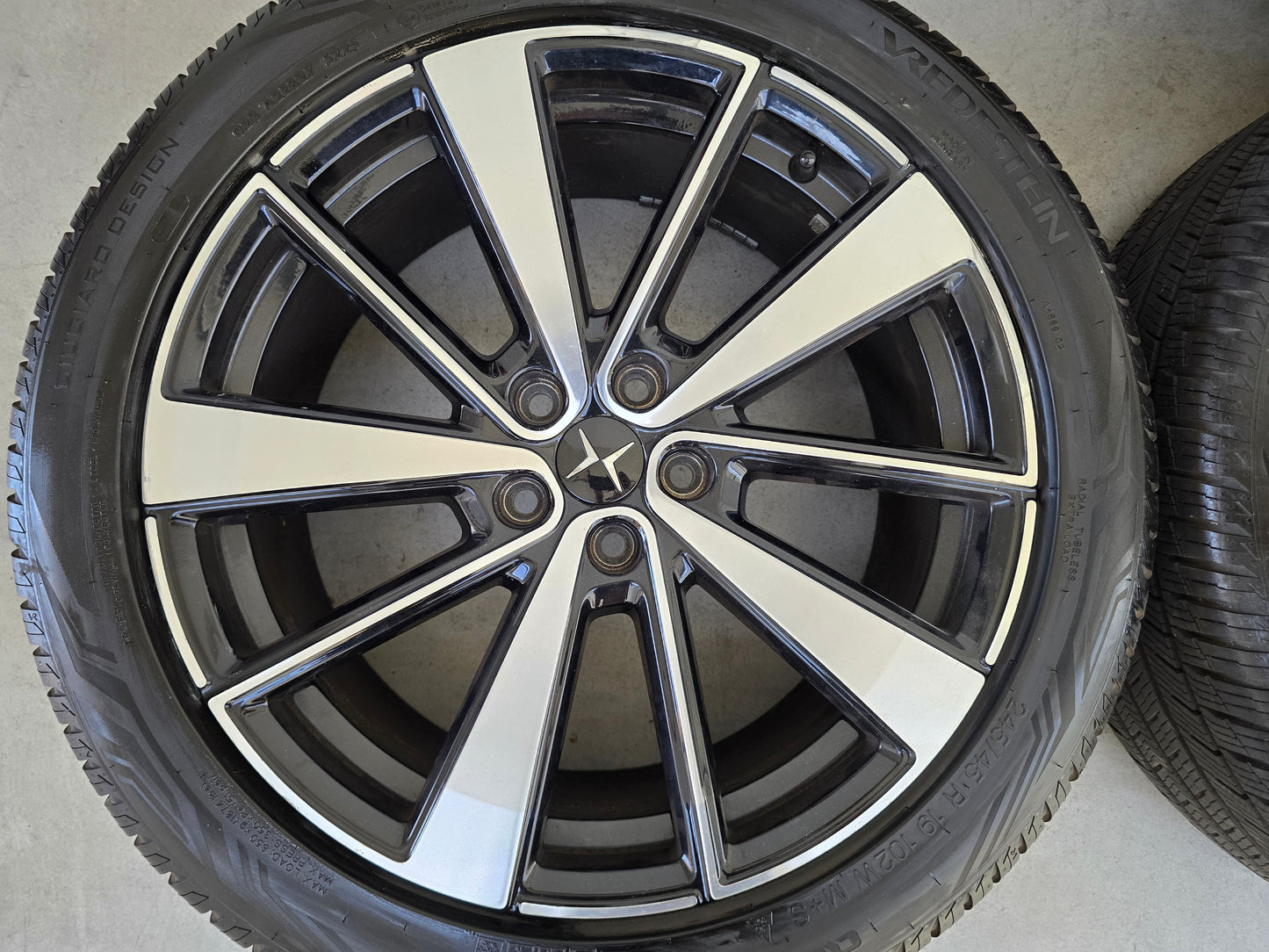 Polestar 19 inch sport velgen 5x108 demo All Season Volvo Lynk & Co