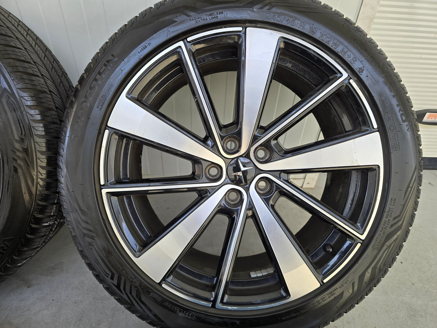 Polestar 19 inch sport velgen 5x108 demo All Season Volvo Lynk & Co