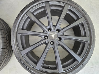 Tesla Model S 21 inch zomerbanden Matt Black velgen TPMS