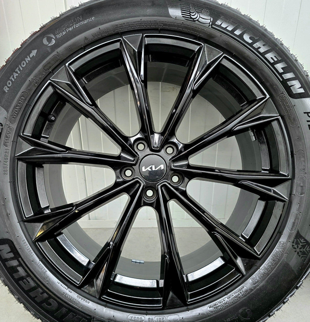 NIEUW Kia EV9 21 inch winterbanden velgen deep black SUV 5x114.3