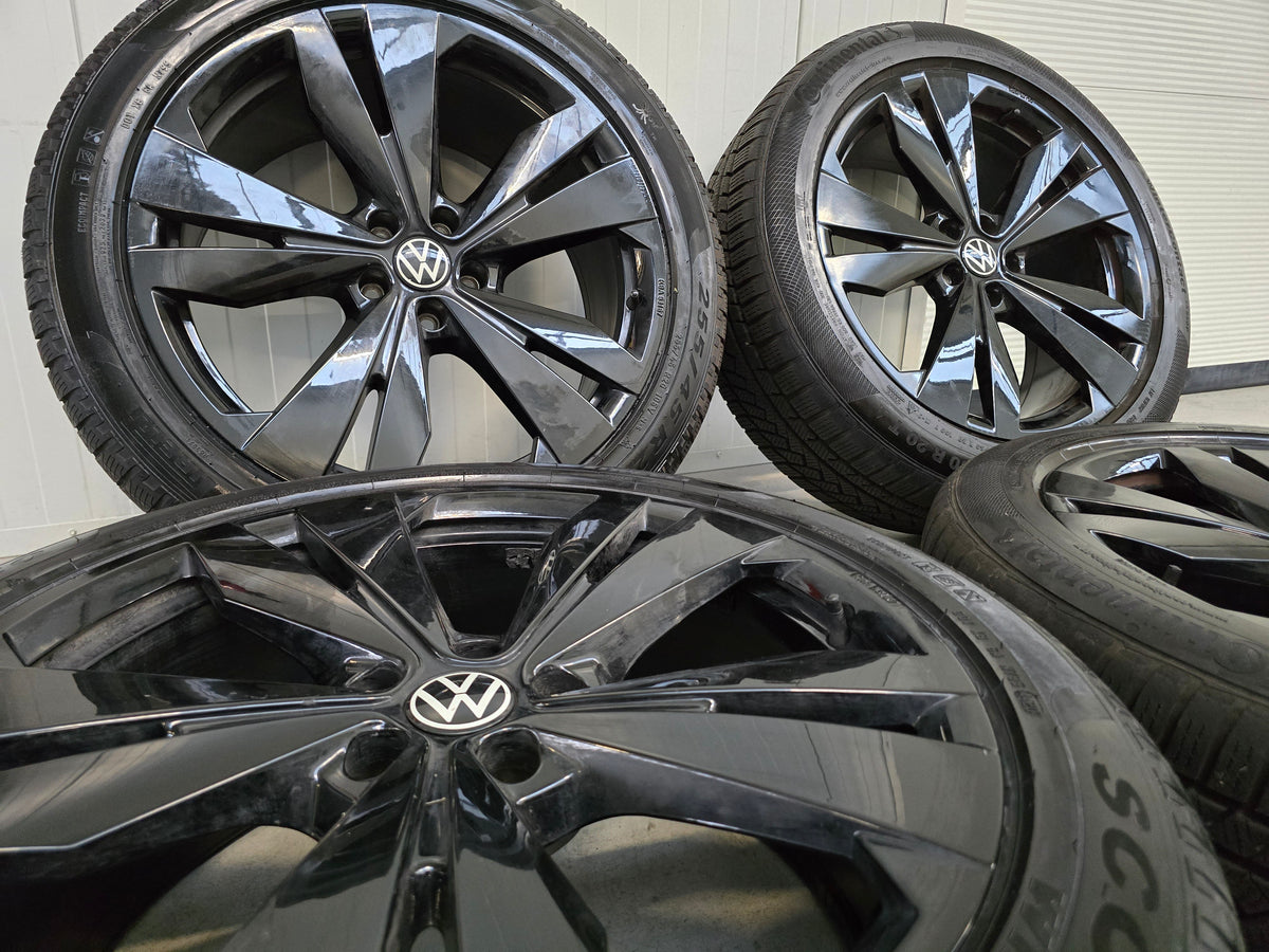 VW ID4 ID5 ID6 ID Buzz 20 inch velgen winterbanden black