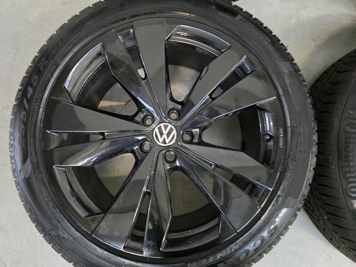 VW ID4 ID5 ID6 ID Buzz 20 inch velgen winterbanden black