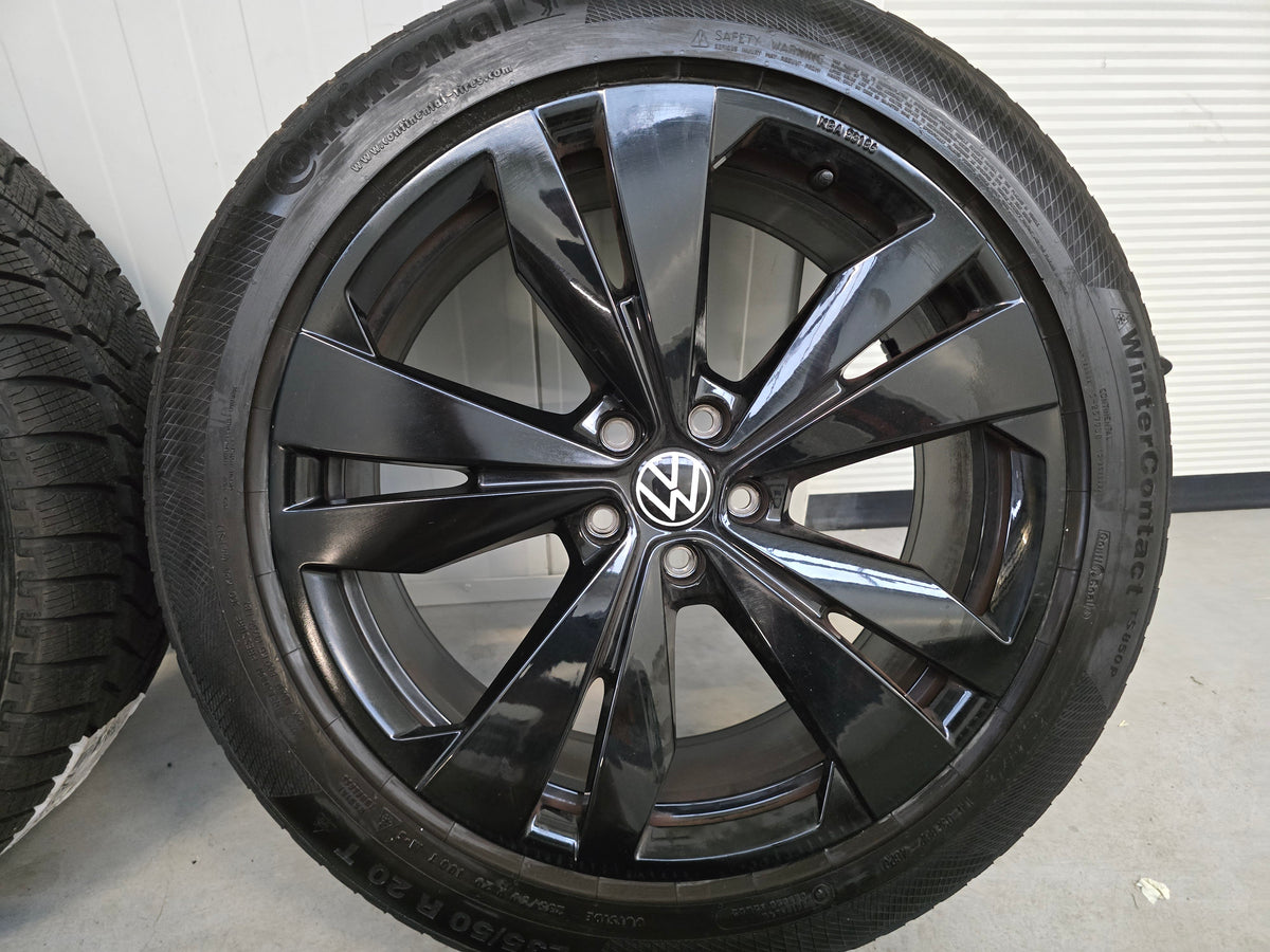 VW ID4 ID5 ID6 ID Buzz 20 inch velgen winterbanden black