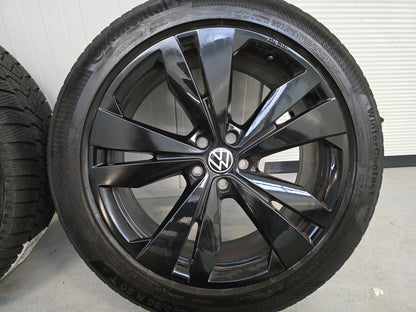 VW ID4 ID5 ID6 ID Buzz 20 inch velgen winterbanden black
