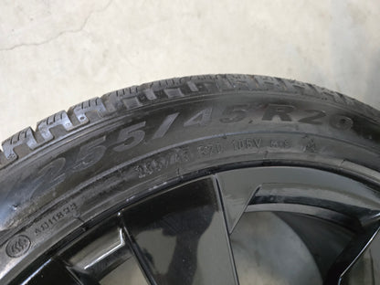 VW ID4 ID5 ID6 ID Buzz 20 inch velgen winterbanden black