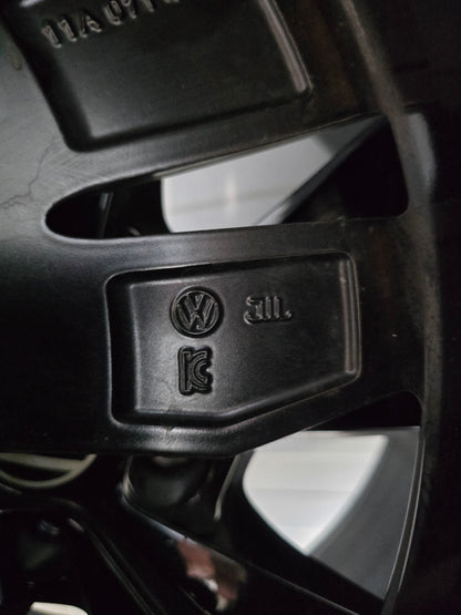 VW ID4 ID5 ID6 ID Buzz 20 inch velgen winterbanden black
