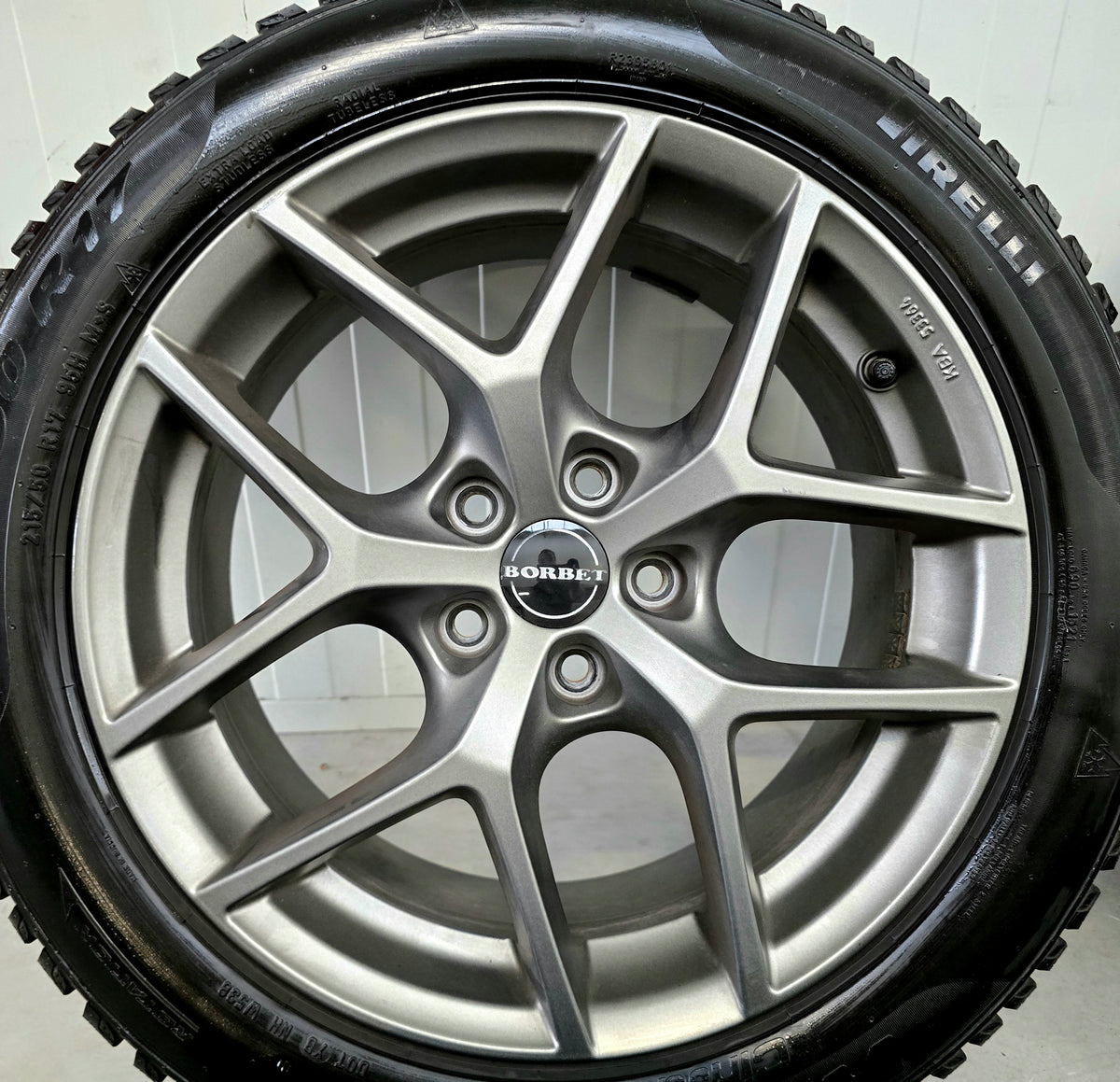 Volvo V40 V60 V50 Ford Focus Mondeo 17 inch winterbanden velgen