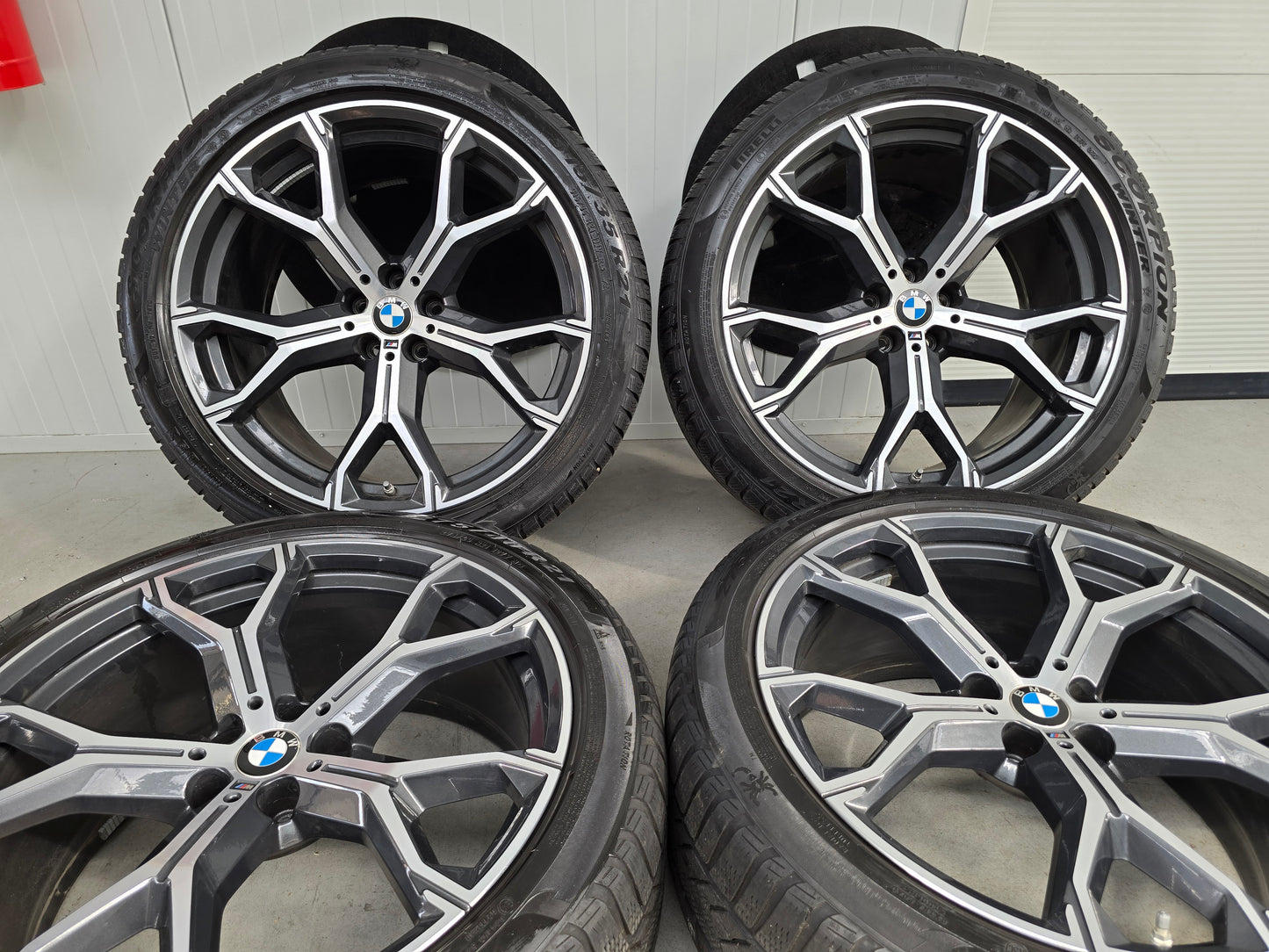 BMW X5 X6 G05 G06 741M 21 inch velgen winterbanden breedset DEMO