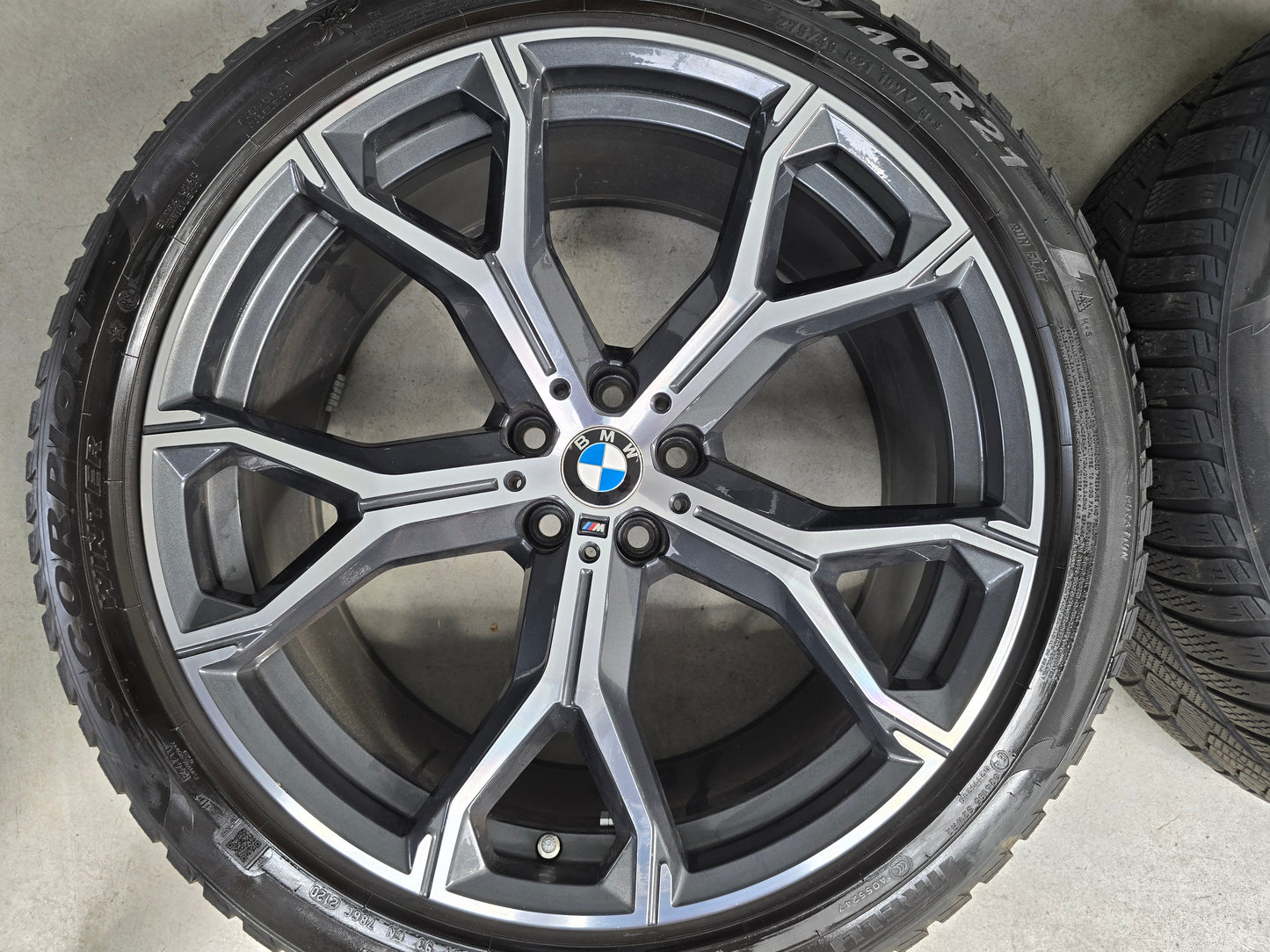 BMW X5 X6 G05 G06 741M 21 inch velgen winterbanden breedset DEMO