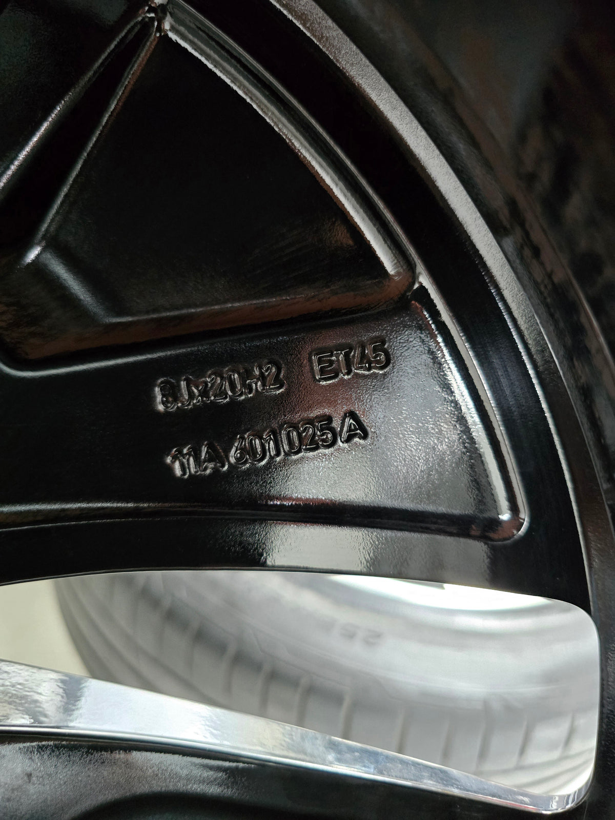 VW ID4 ID5 ID6 Audi Q4 Skoda Enyaq 20 inch zomerbanden breedset