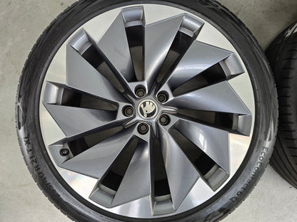 Skoda Enyac VW ID4 ID5 Buzz Betria Supernova 21 inch velgen zomerbanden breedset