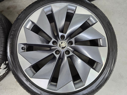 Skoda Enyac VW ID4 ID5 Buzz Betria Supernova 21 inch velgen zomerbanden breedset